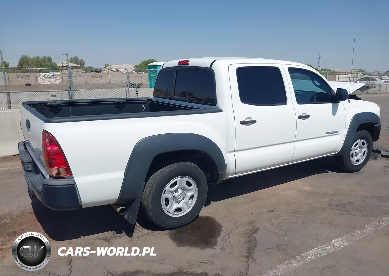 2015 Toyota Tacoma VIN:5TFJX4CN4FX047997 - 4
