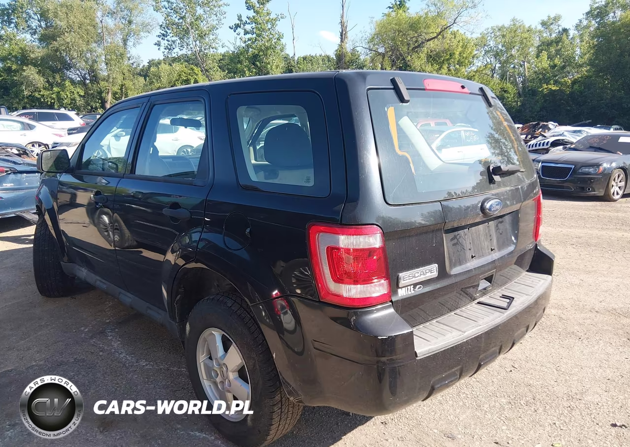 2010 Ford Escape Xls VIN:1FMCU0C76AKD16367 - 3
