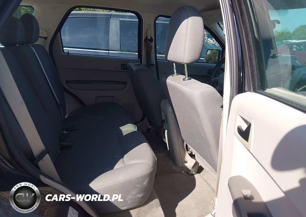 2010 Ford Escape Xls VIN:1FMCU0C76AKD16367 - 8