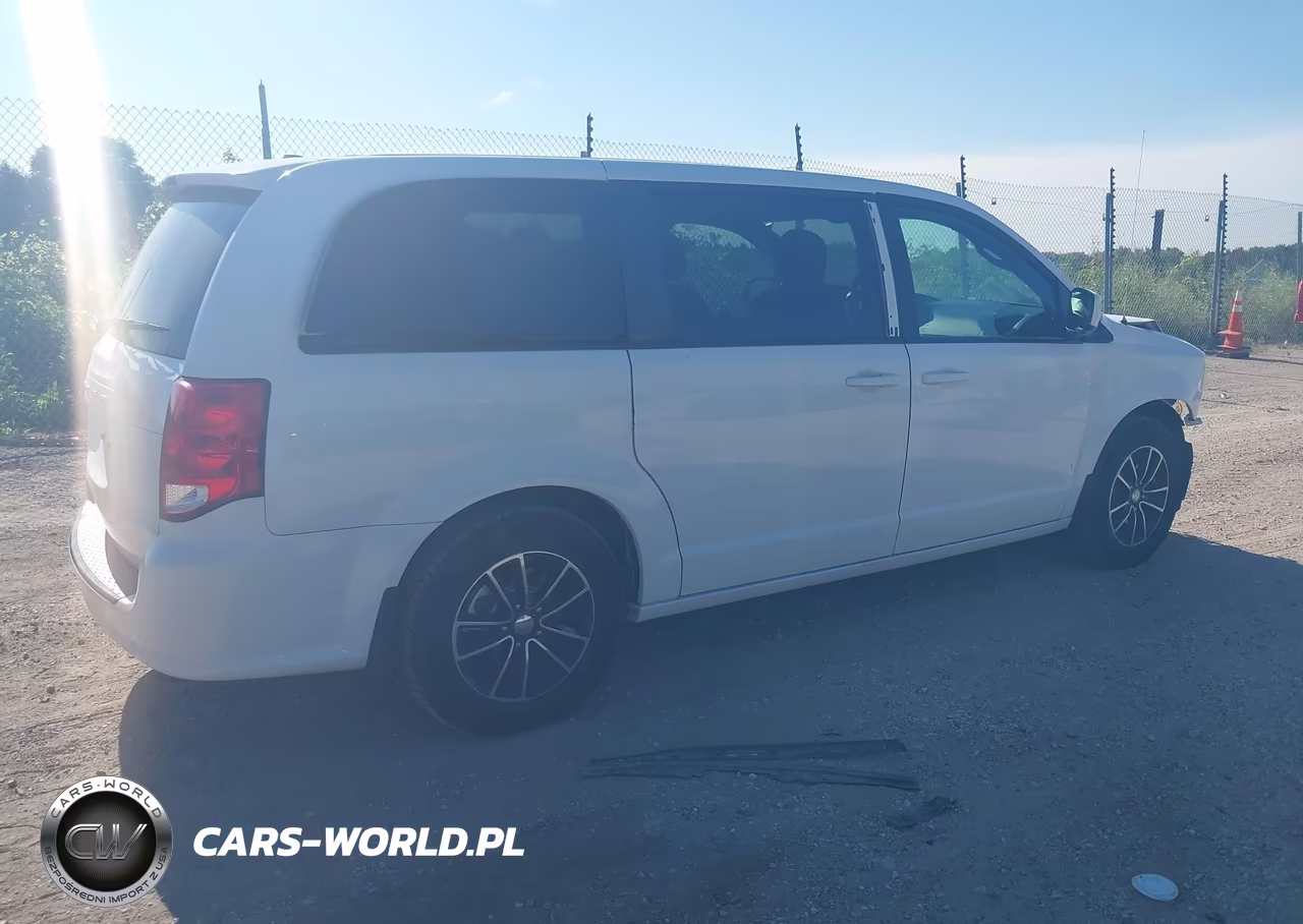 2018 Dodge Grand Caravan Se Plus VIN:2C4RDGBG0JR243555 - 4