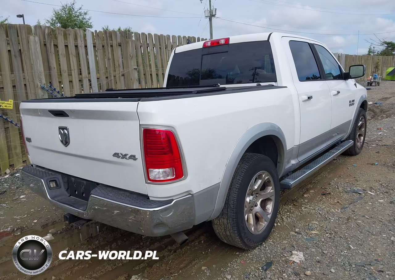2016 Ram 1500 Laramie VIN:1C6RR7NG7GS391729 - 4