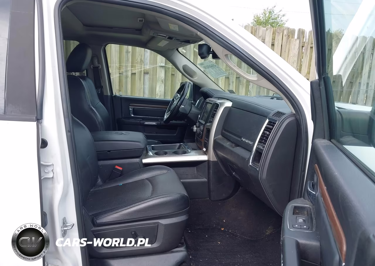 2016 Ram 1500 Laramie VIN:1C6RR7NG7GS391729 - 5