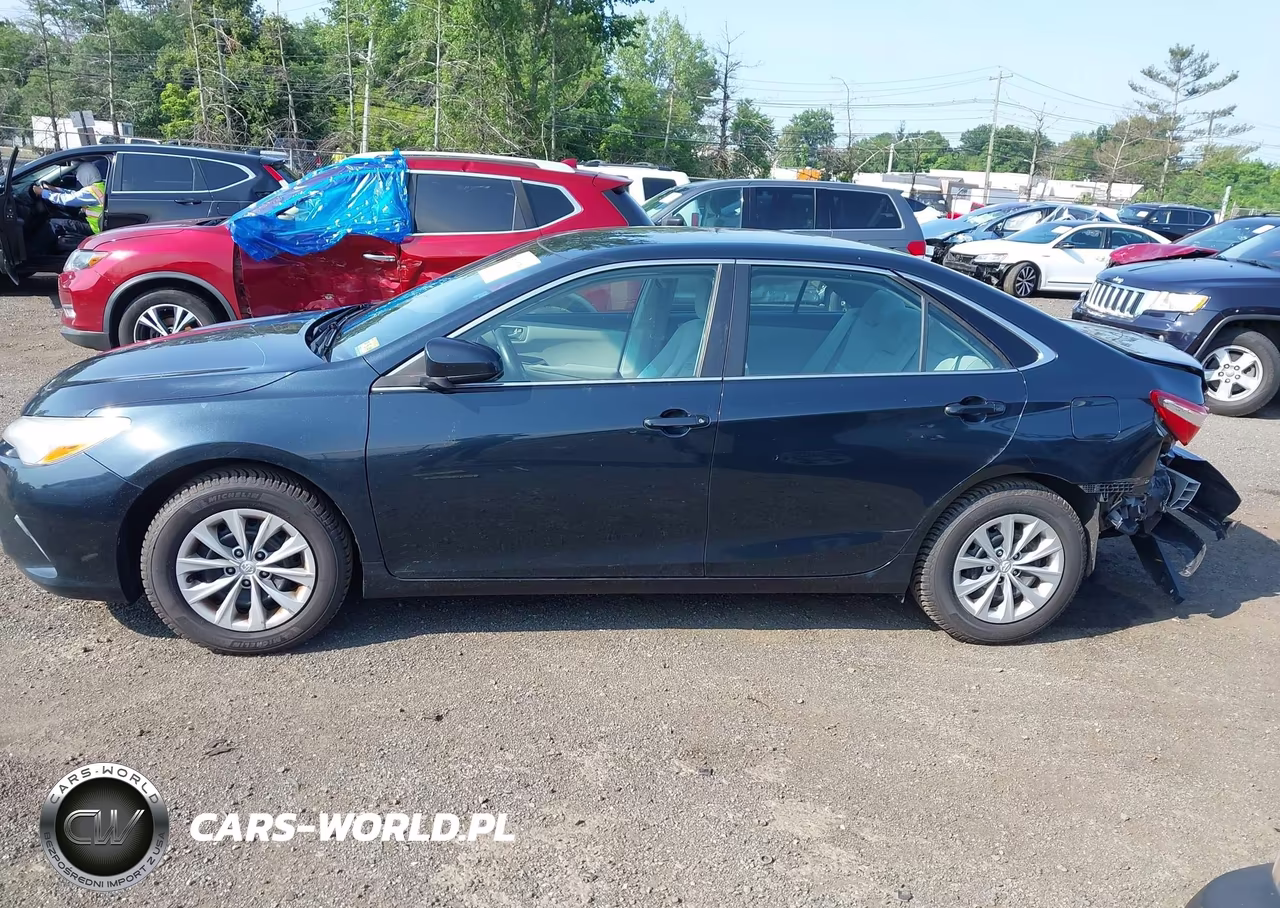 2017 Toyota Camry Le VIN:4T1BF1FK9HU673374 - 14