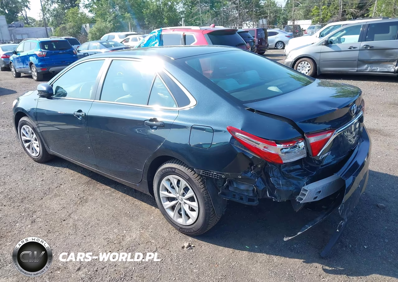 2017 Toyota Camry Le VIN:4T1BF1FK9HU673374 - 3