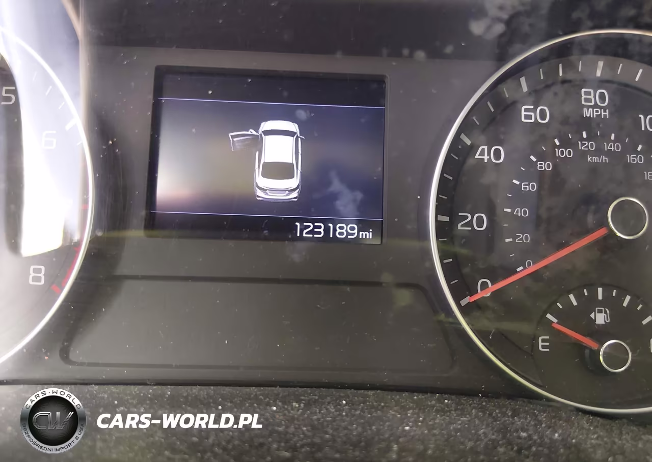 2019 Kia Forte S VIN:3KPF34AD9KE022714 - 14