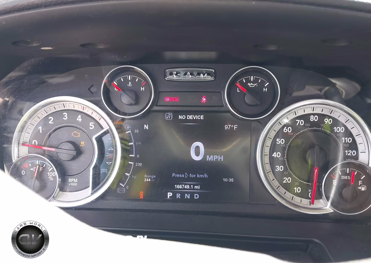 2017 Ram 3500 Laramie 4X4 8' Box VIN:3C63RRJL6HG719137 - 17