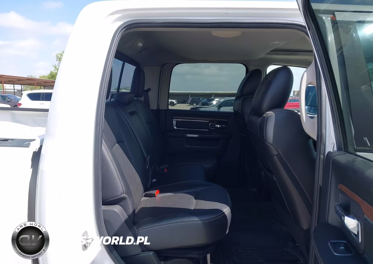 2017 Ram 3500 Laramie 4X4 8' Box VIN:3C63RRJL6HG719137 - 7