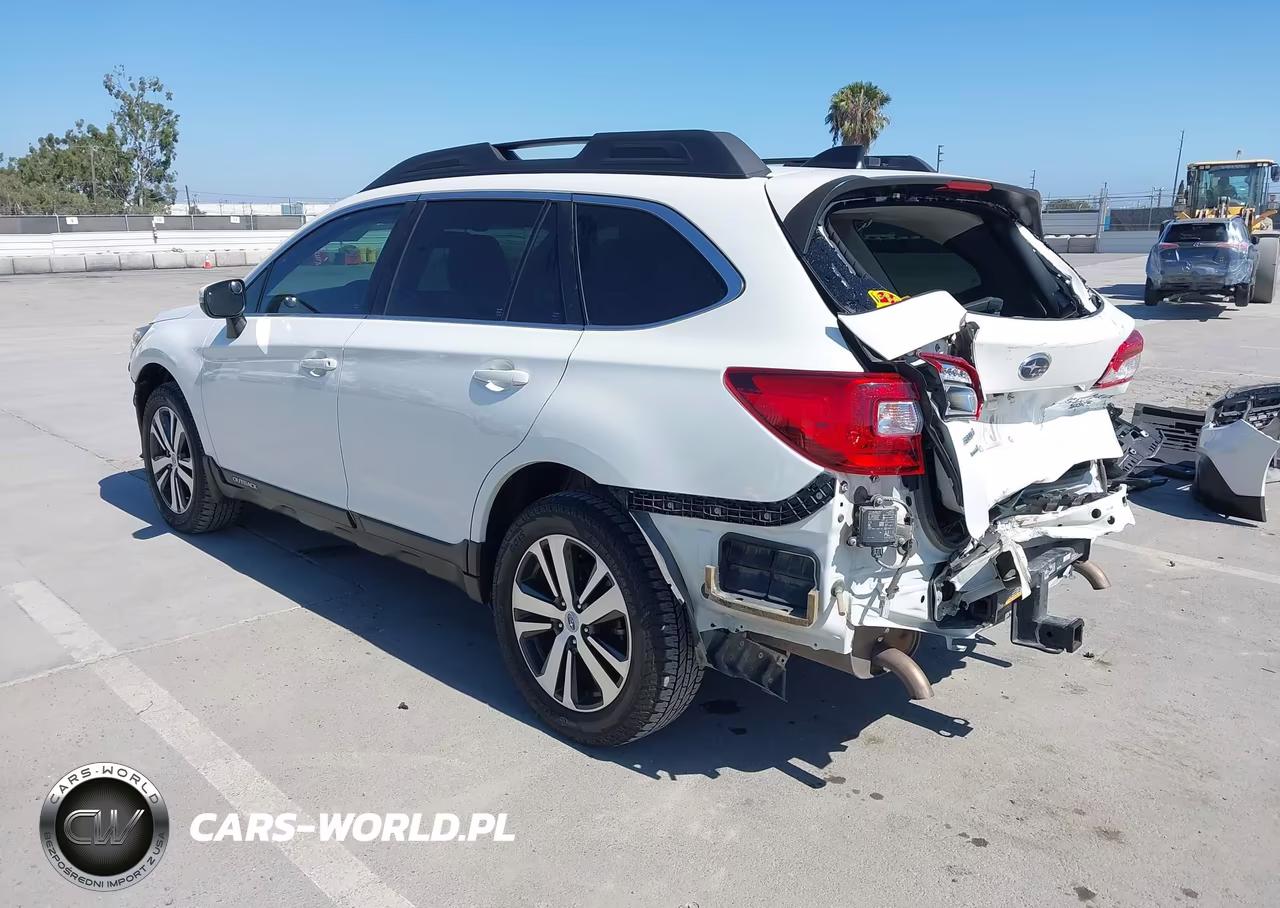 2018 Subaru Outback 3.6R Limited VIN:4S4BSENC5J3360007 - 3