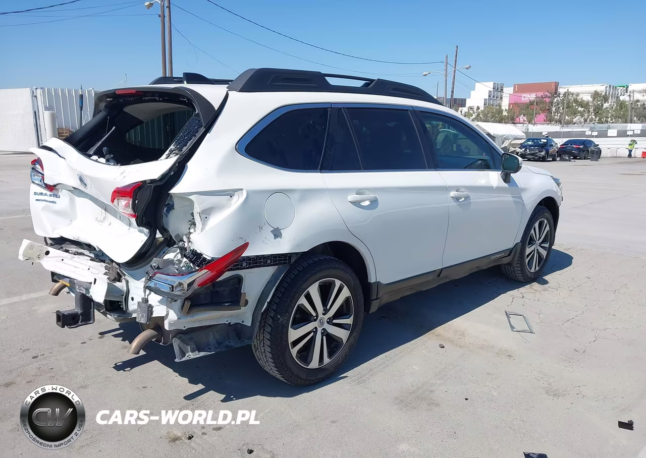 2018 Subaru Outback 3.6R Limited VIN:4S4BSENC5J3360007 - 4