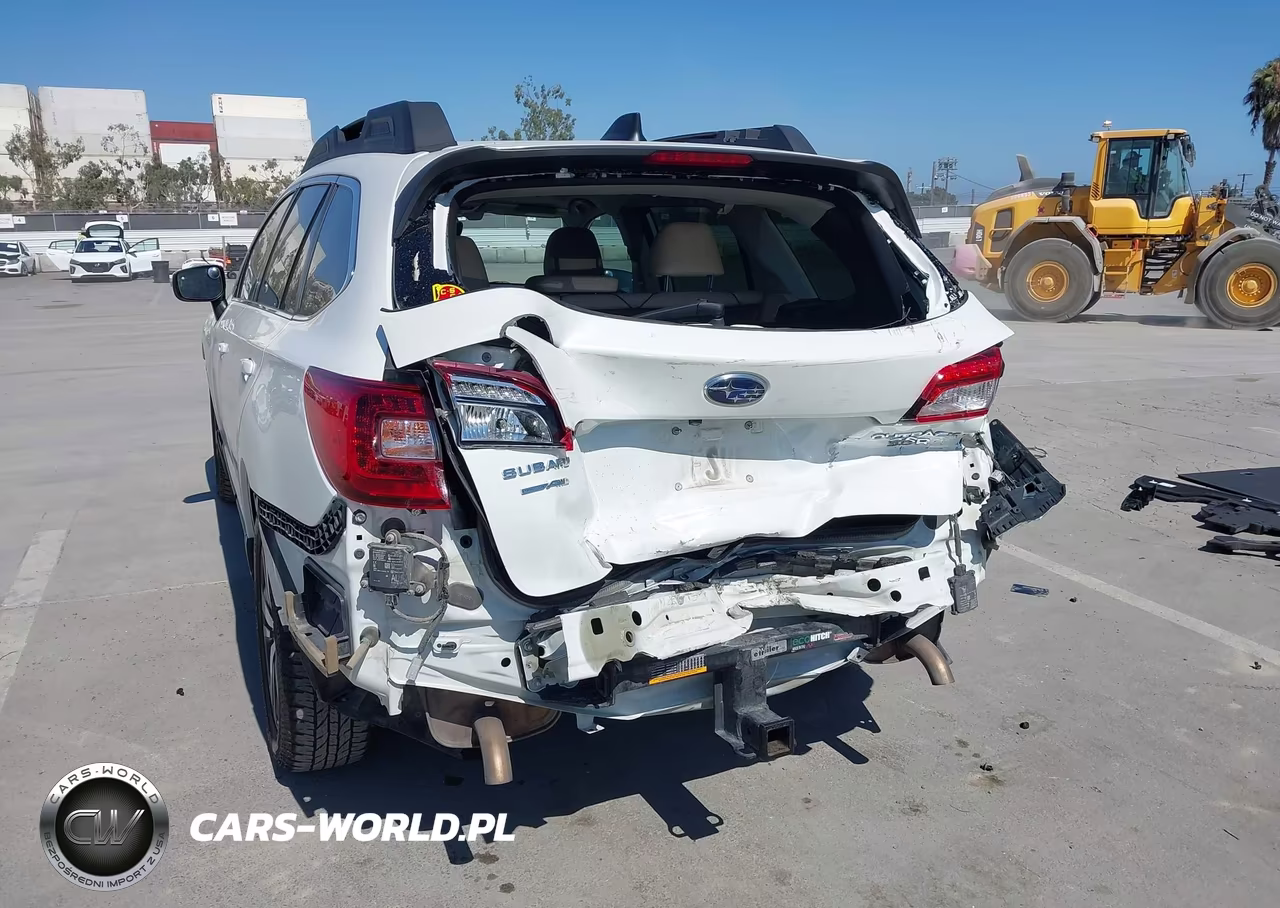 2018 Subaru Outback 3.6R Limited VIN:4S4BSENC5J3360007 - 6