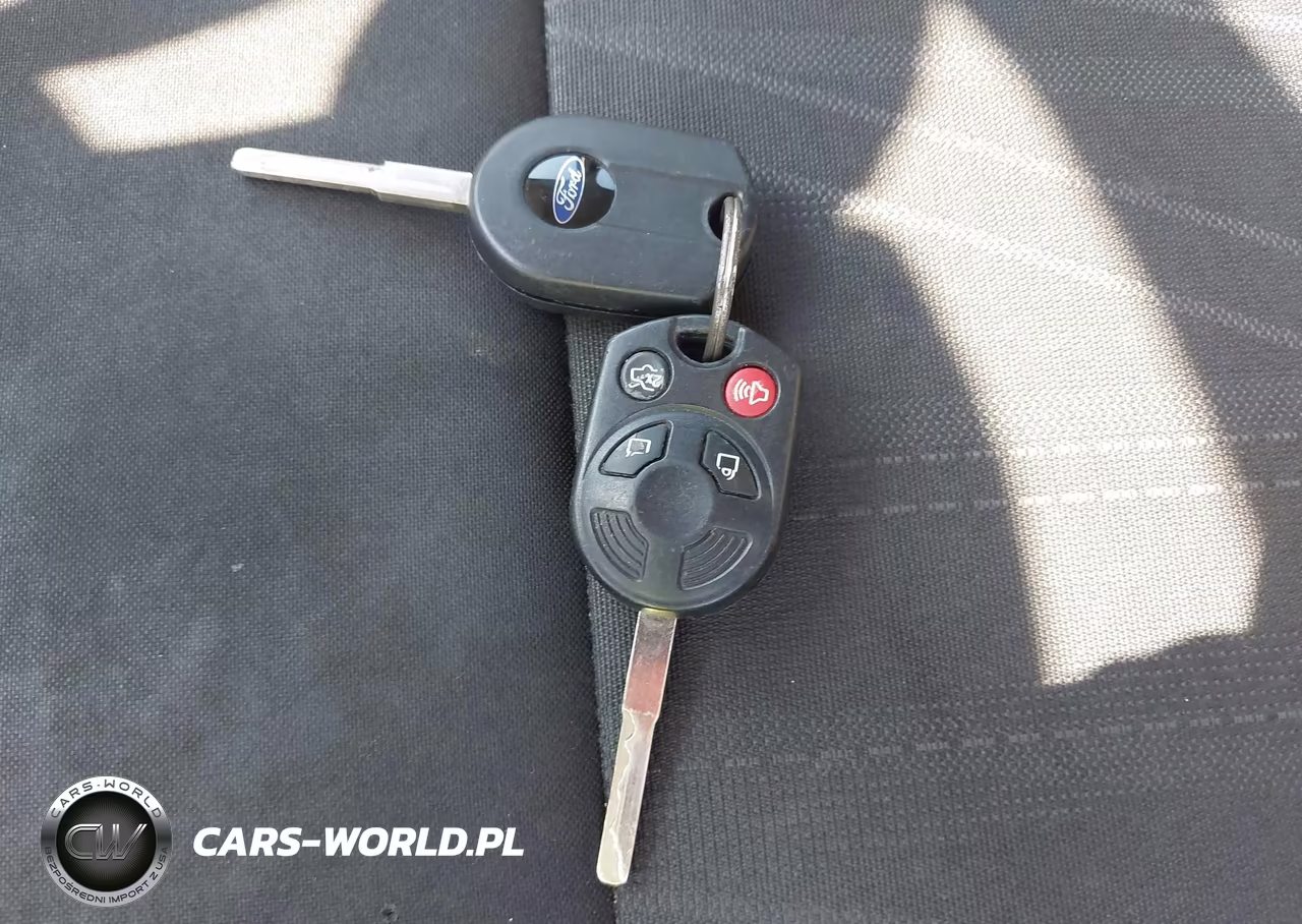 2018 Ford Focus Se VIN:1FADP3F24JL216091 - 11