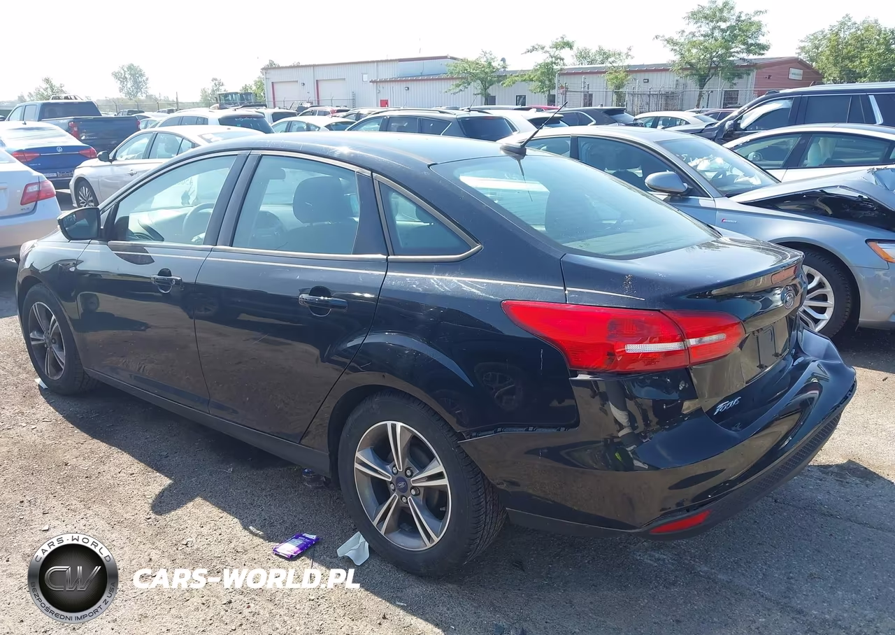2018 Ford Focus Se VIN:1FADP3F24JL216091 - 14