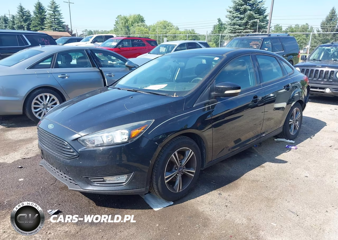2018 Ford Focus Se VIN:1FADP3F24JL216091 - 2