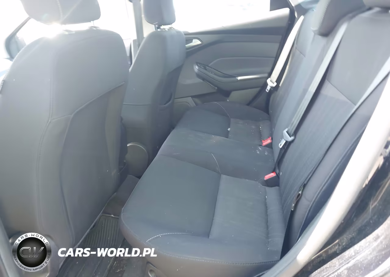 2018 Ford Focus Se VIN:1FADP3F24JL216091 - 8