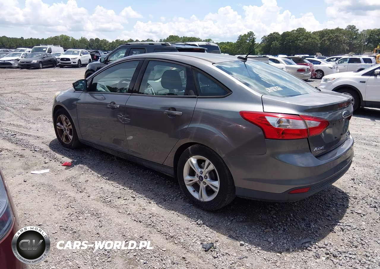 2014 Ford Focus Se VIN:1FADP3F23EL193750 - 3