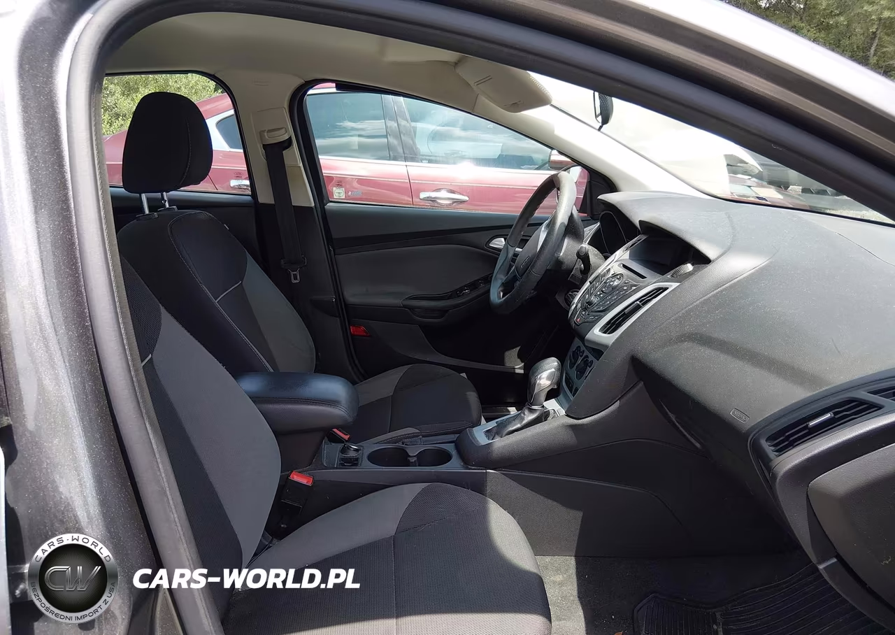 2014 Ford Focus Se VIN:1FADP3F23EL193750 - 5
