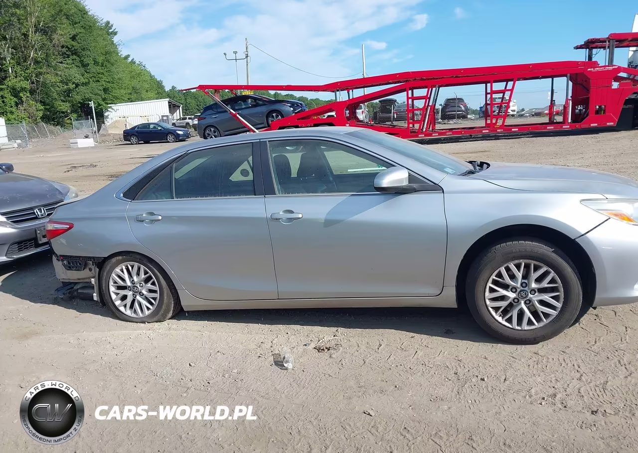 2016 Toyota Camry Le VIN:4T4BF1FK0GR583549 - 13