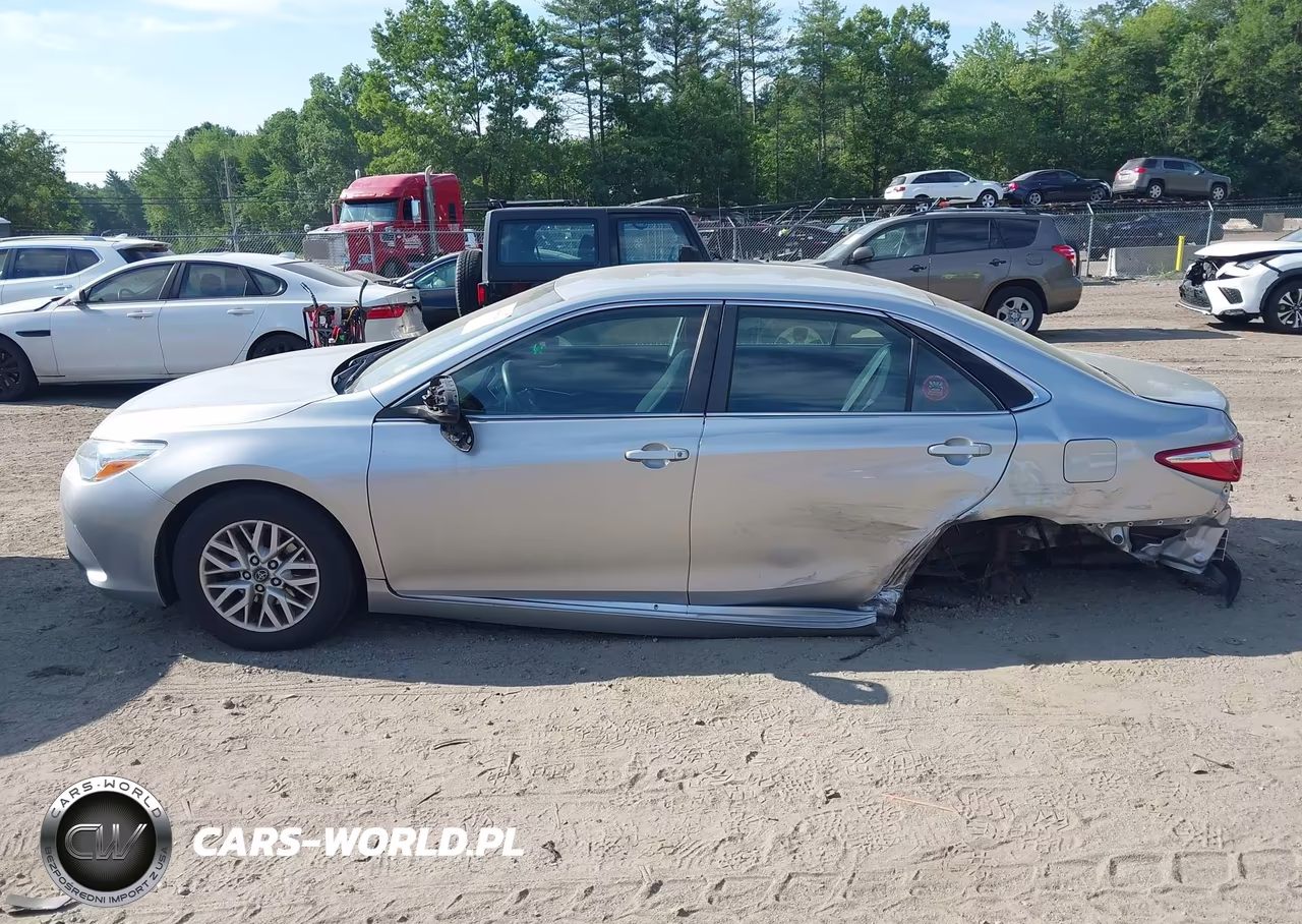 2016 Toyota Camry Le VIN:4T4BF1FK0GR583549 - 14