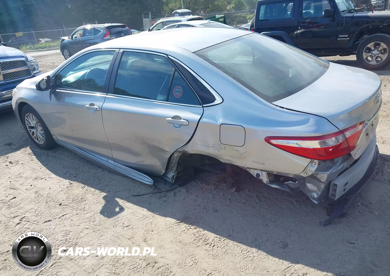 2016 Toyota Camry Le VIN:4T4BF1FK0GR583549 - 3
