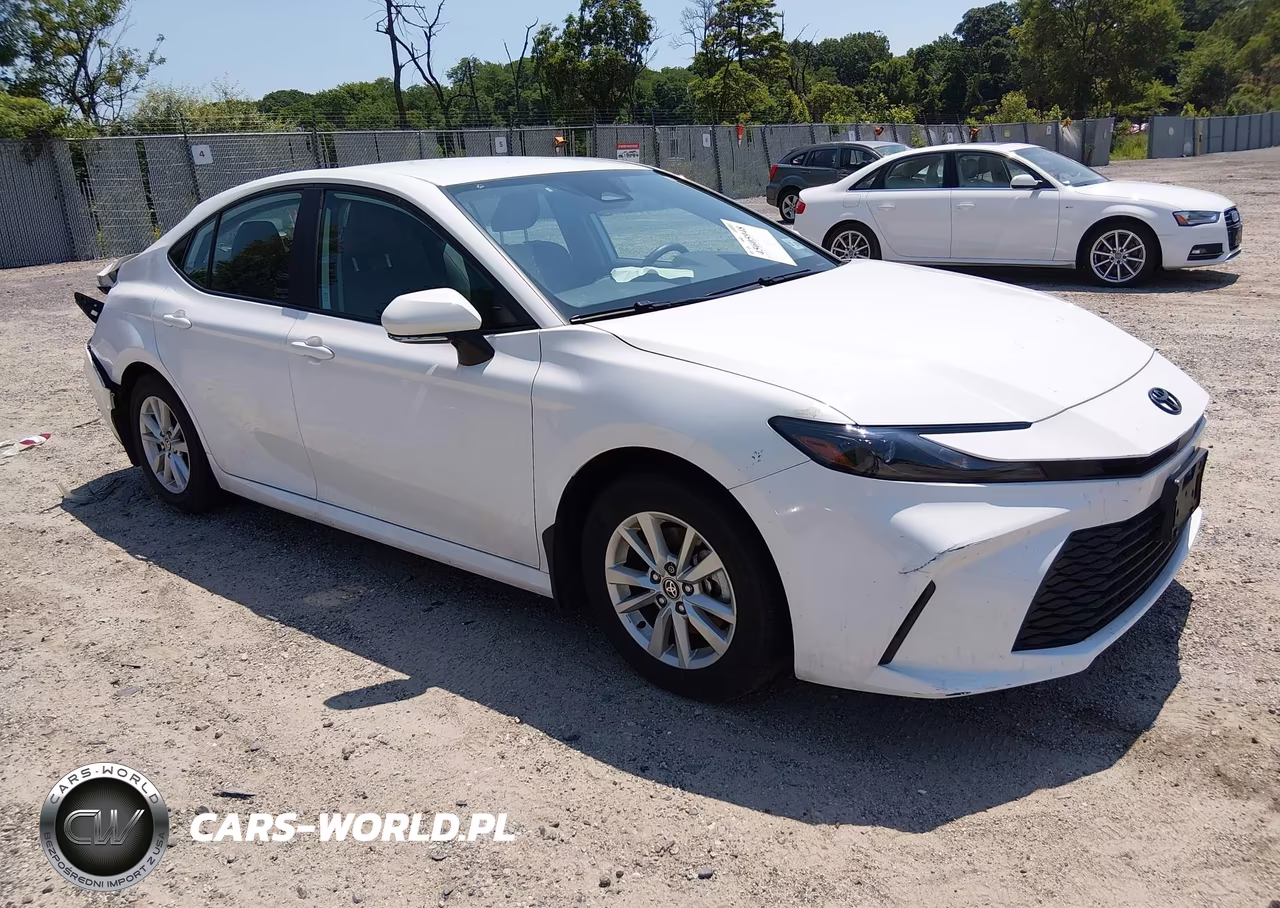 2025 Toyota Camry Le – zdjęcie 1 z 16