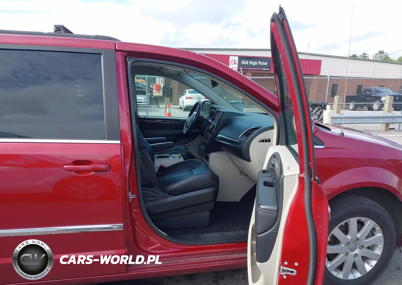2014 Chrysler Town & Country Touring VIN:2C4RC1BG3ER251607 - 5