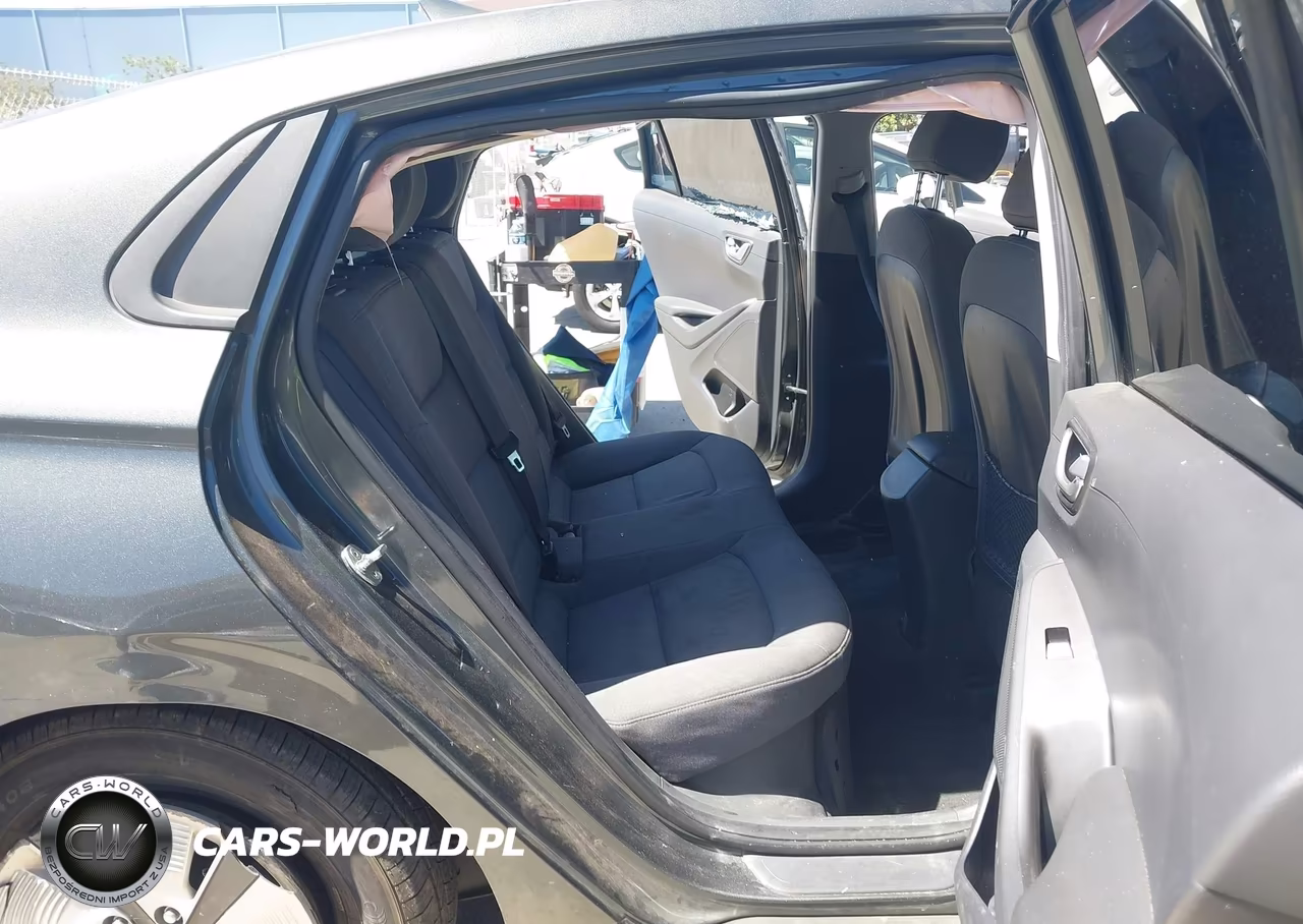 2020 Hyundai Ioniq Hybrid Blue VIN:KMHC65LC5LU227322 - 8