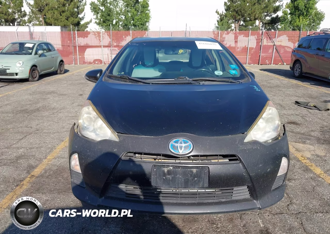 2014 Toyota Prius C One VIN:JTDKDTB39E1063735 - 12