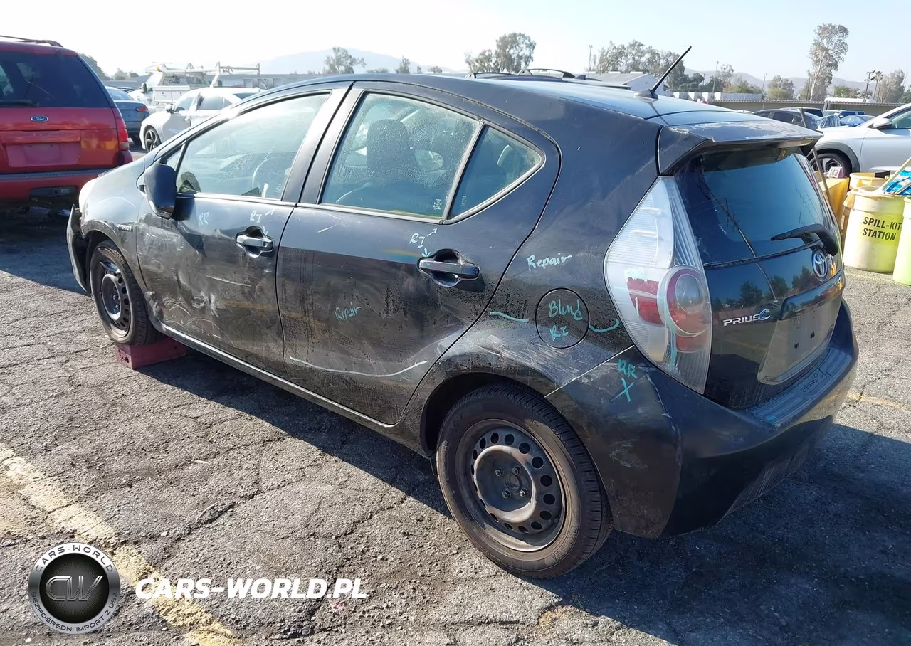 2014 Toyota Prius C One VIN:JTDKDTB39E1063735 - 3