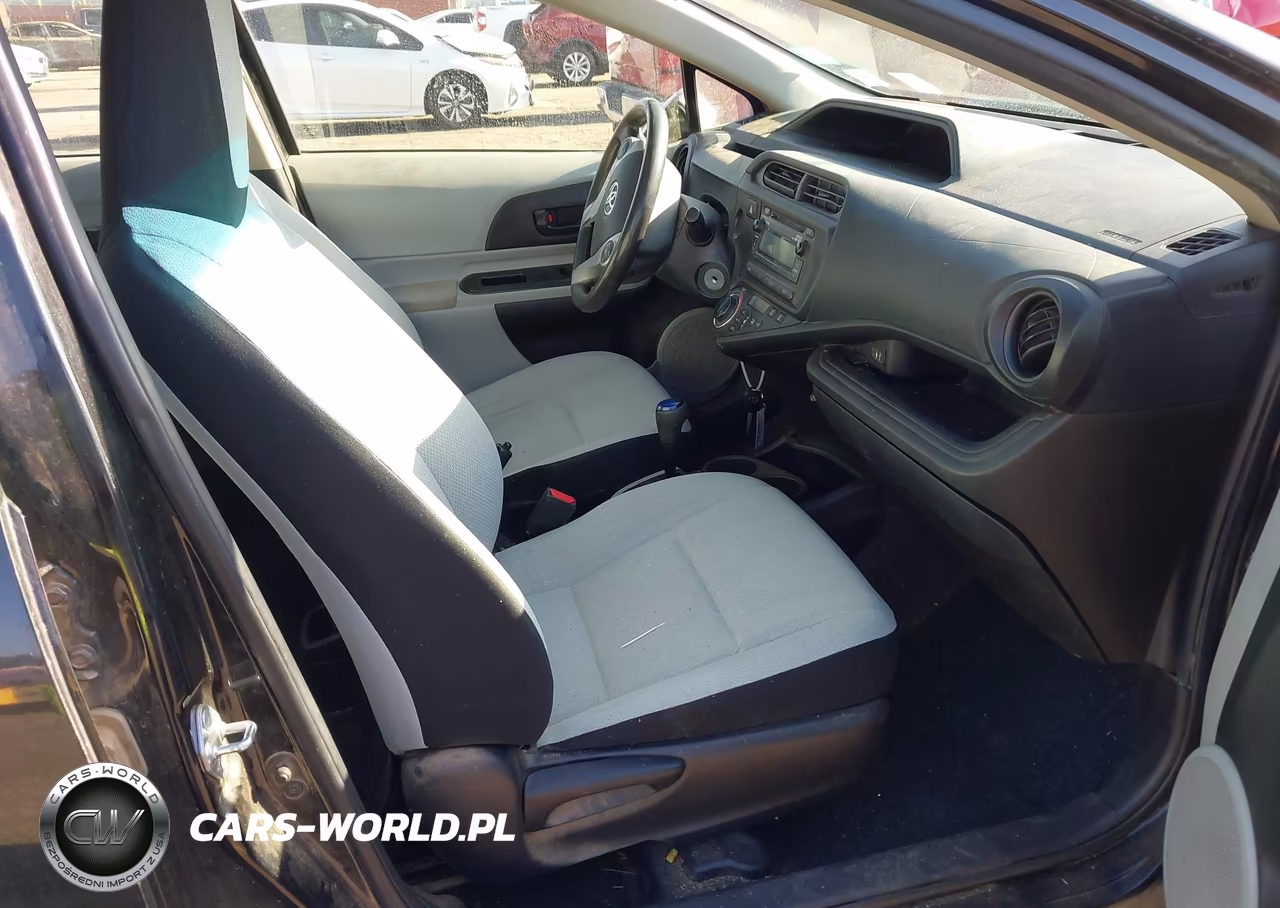 2014 Toyota Prius C One VIN:JTDKDTB39E1063735 - 5