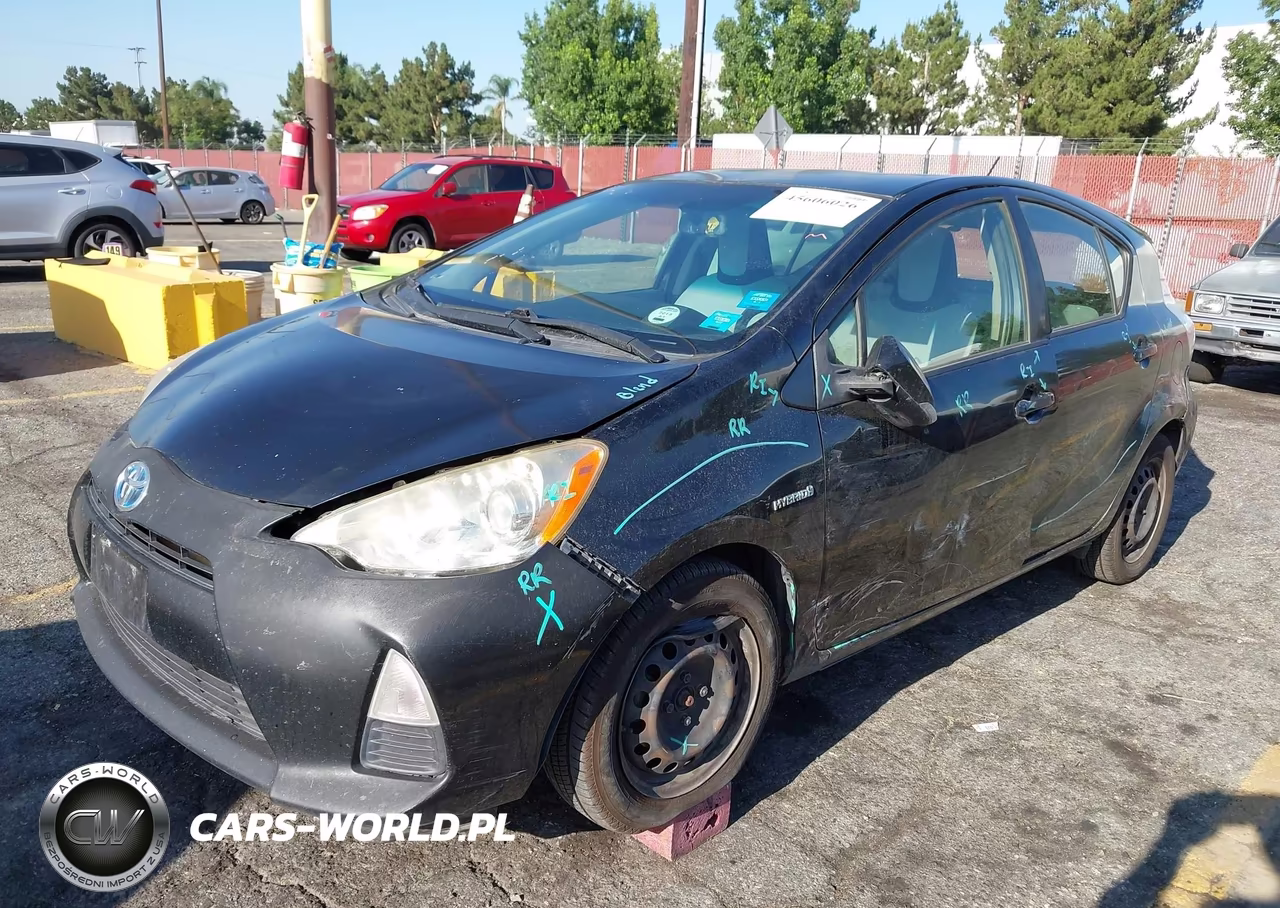 2014 Toyota Prius C One VIN:JTDKDTB39E1063735 - 6