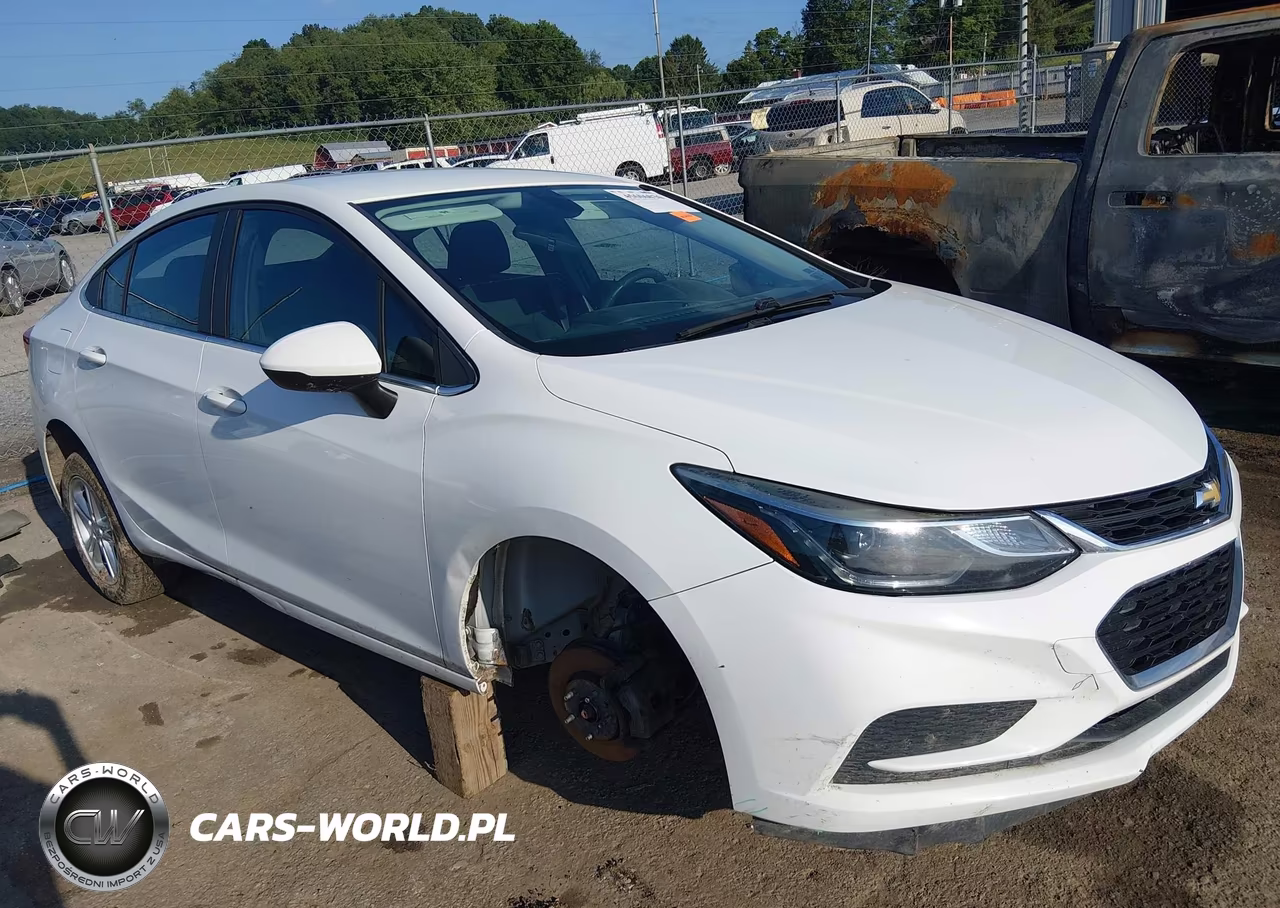 2017 Chevrolet Cruze Lt Auto – zdjęcie 1 z 17