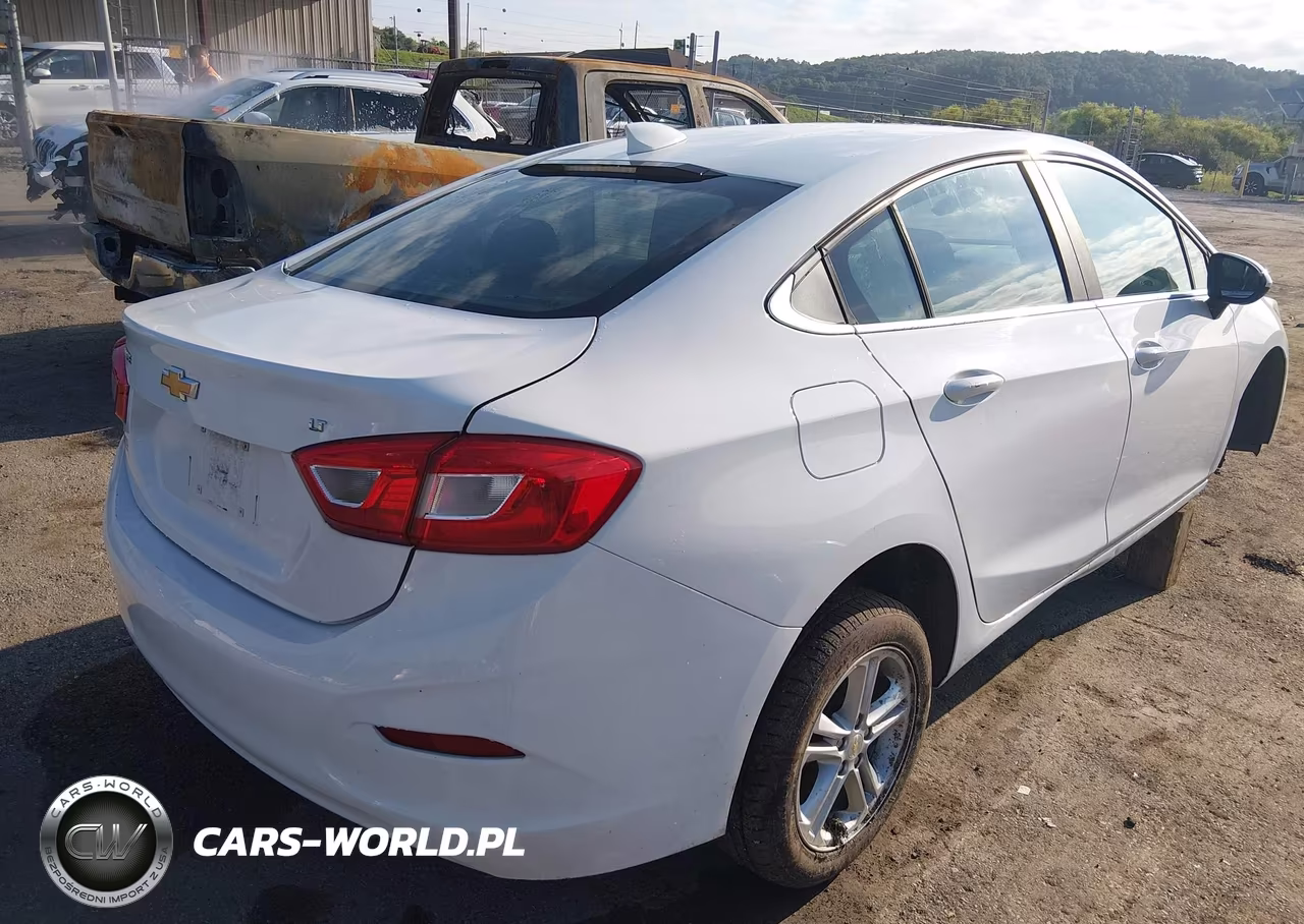 2017 Chevrolet Cruze Lt Auto VIN:1G1BE5SM9H7117532 - 4