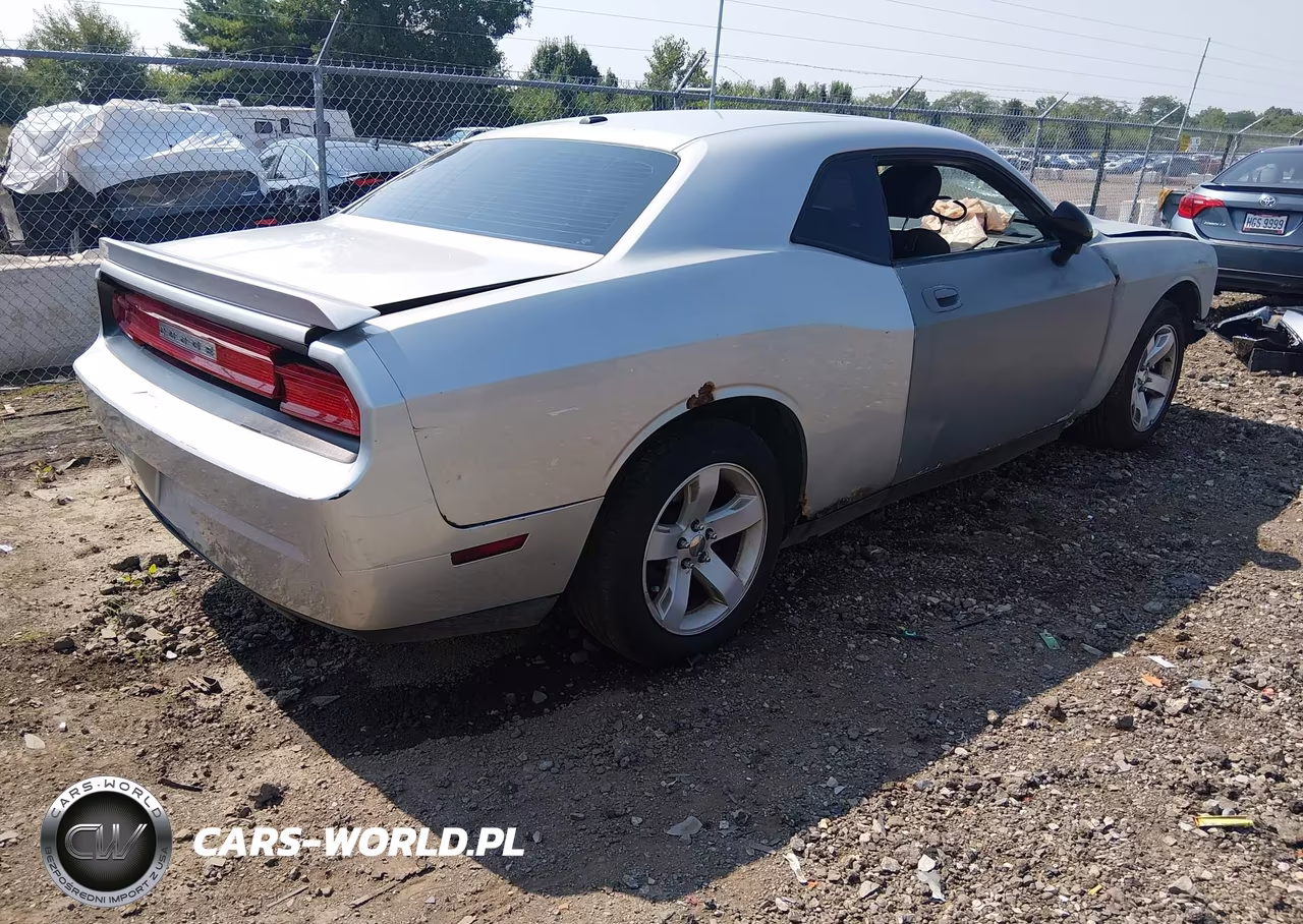 2010 Dodge Challenger Se VIN:2B3CJ4DV1AH109346 - 4