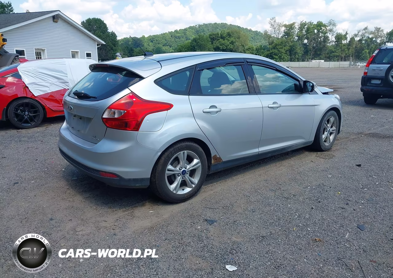2014 Ford Focus Se VIN:1FADP3K25EL258491 - 4