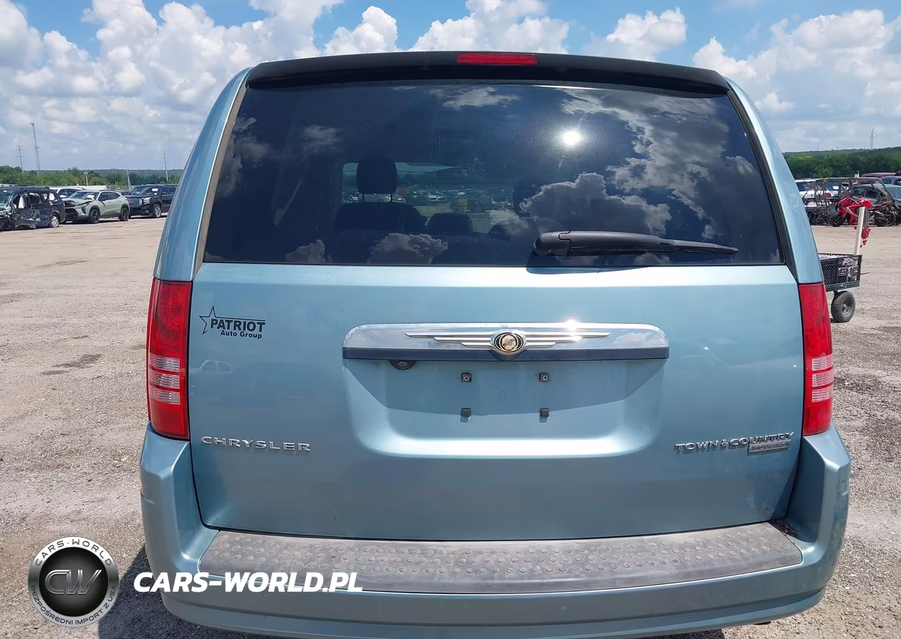 2010 Chrysler Town & Country Touring VIN:2A4RR5D11AR170690 - 16