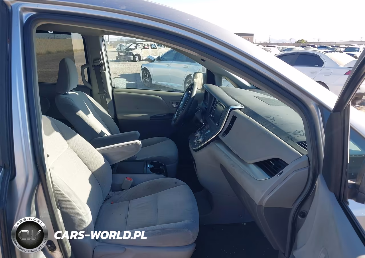 2018 Toyota Sienna Le 8 Passenger VIN:5TDKZ3DCXJS926697 - 5