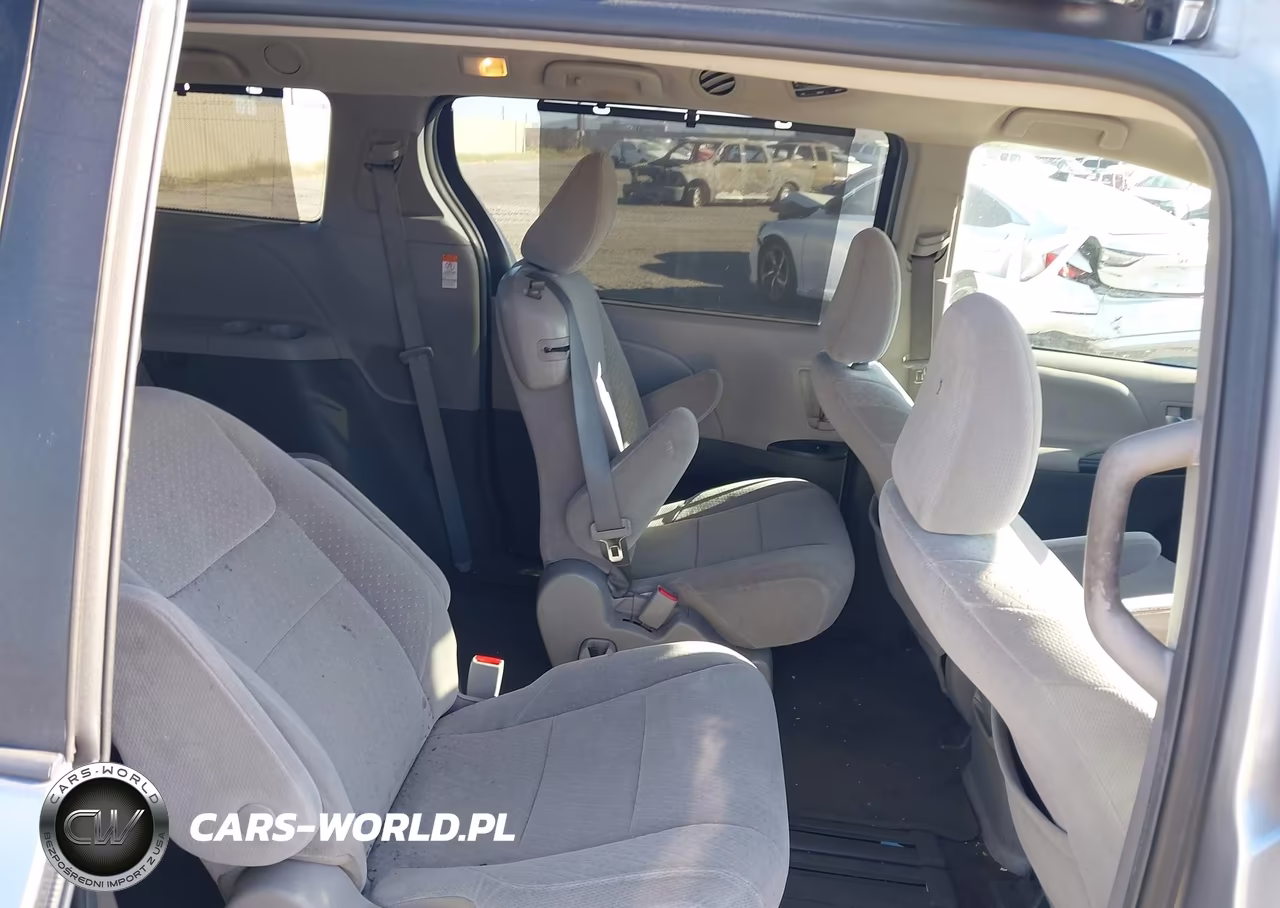 2018 Toyota Sienna Le 8 Passenger VIN:5TDKZ3DCXJS926697 - 8