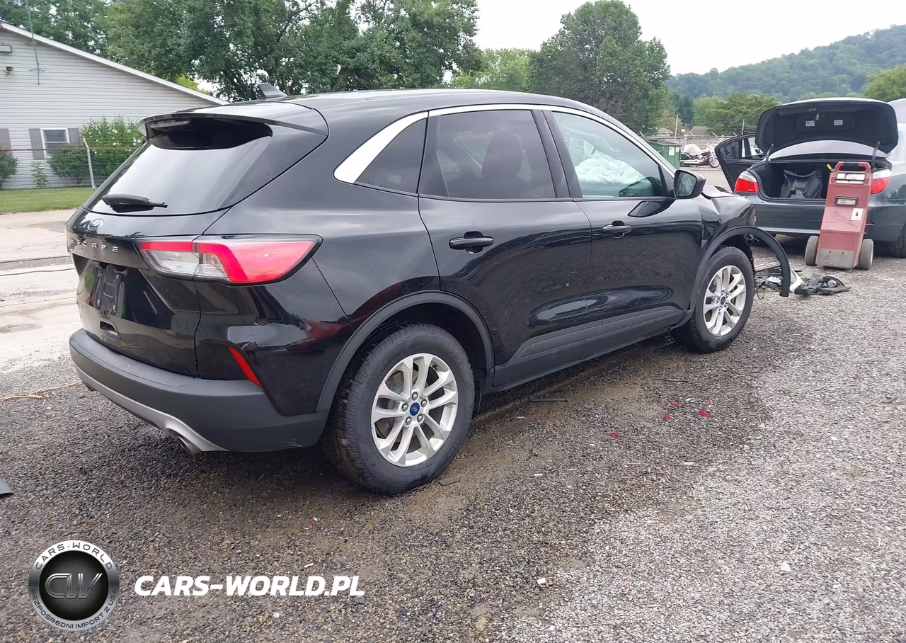 2020 Ford Escape Se VIN:1FMCU0G68LUC64779 - 4