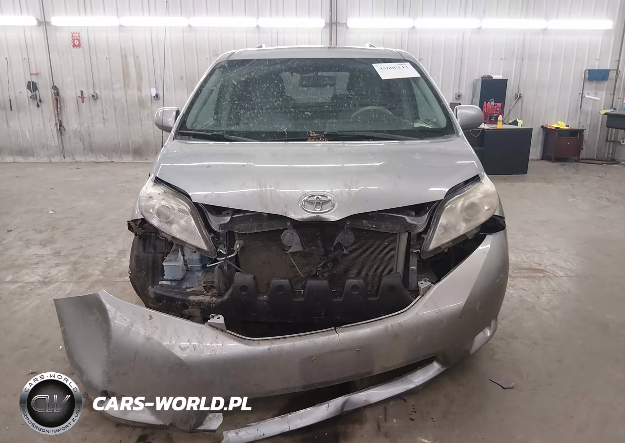 2013 Toyota Sienna Xle V6 8 Passenger VIN:5TDYK3DC3DS310911 - 13