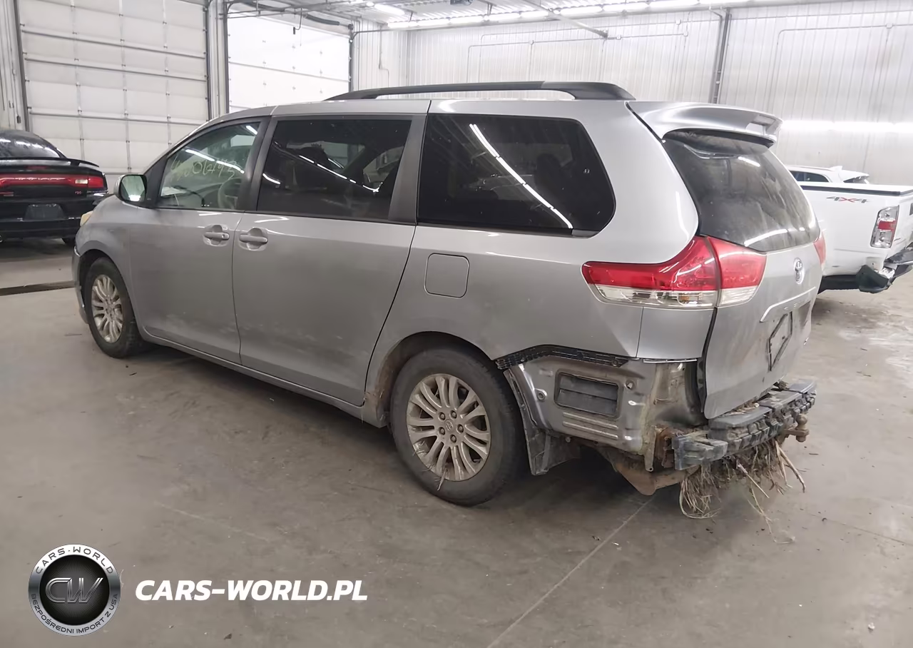2013 Toyota Sienna Xle V6 8 Passenger VIN:5TDYK3DC3DS310911 - 3