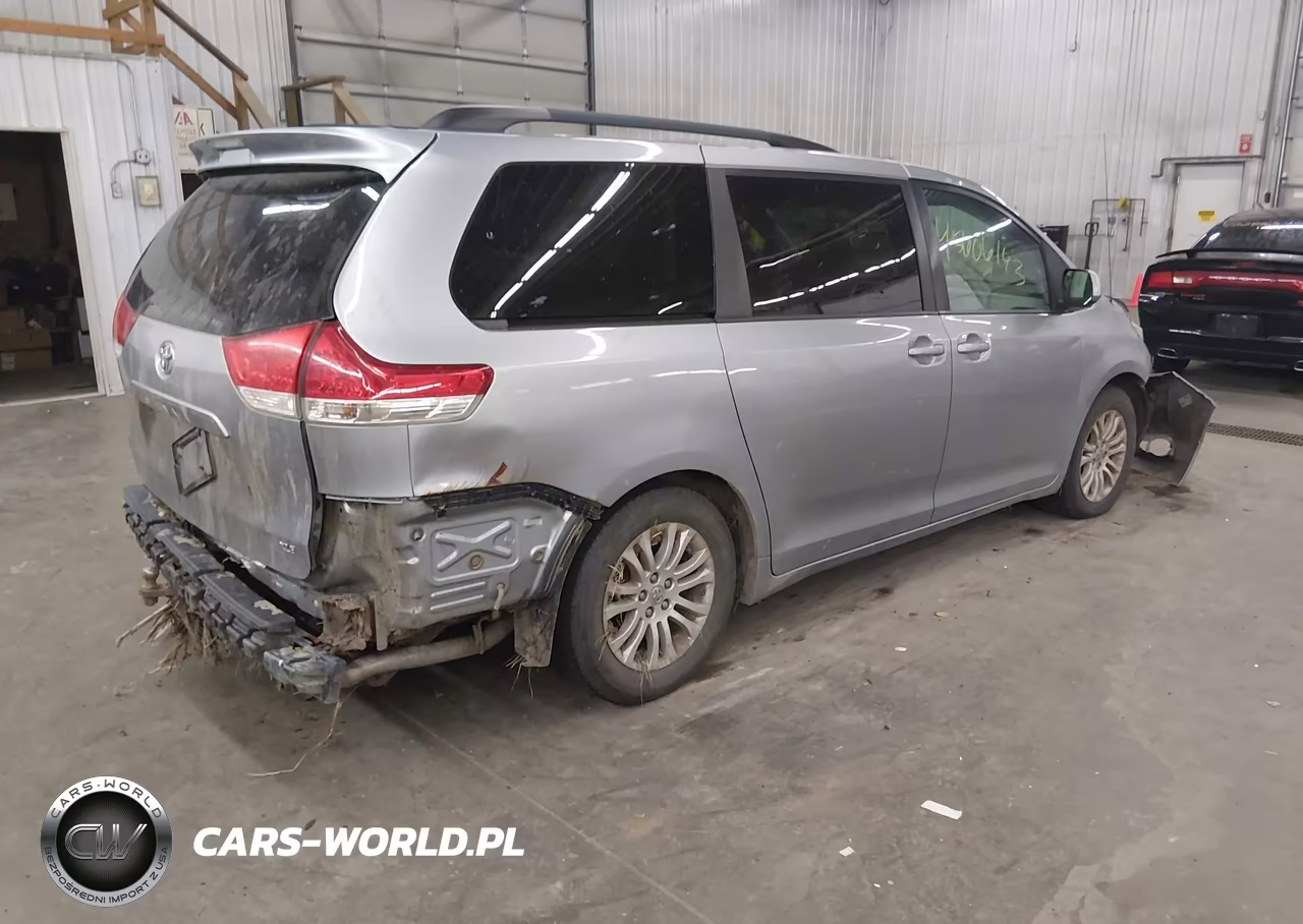 2013 Toyota Sienna Xle V6 8 Passenger VIN:5TDYK3DC3DS310911 - 4