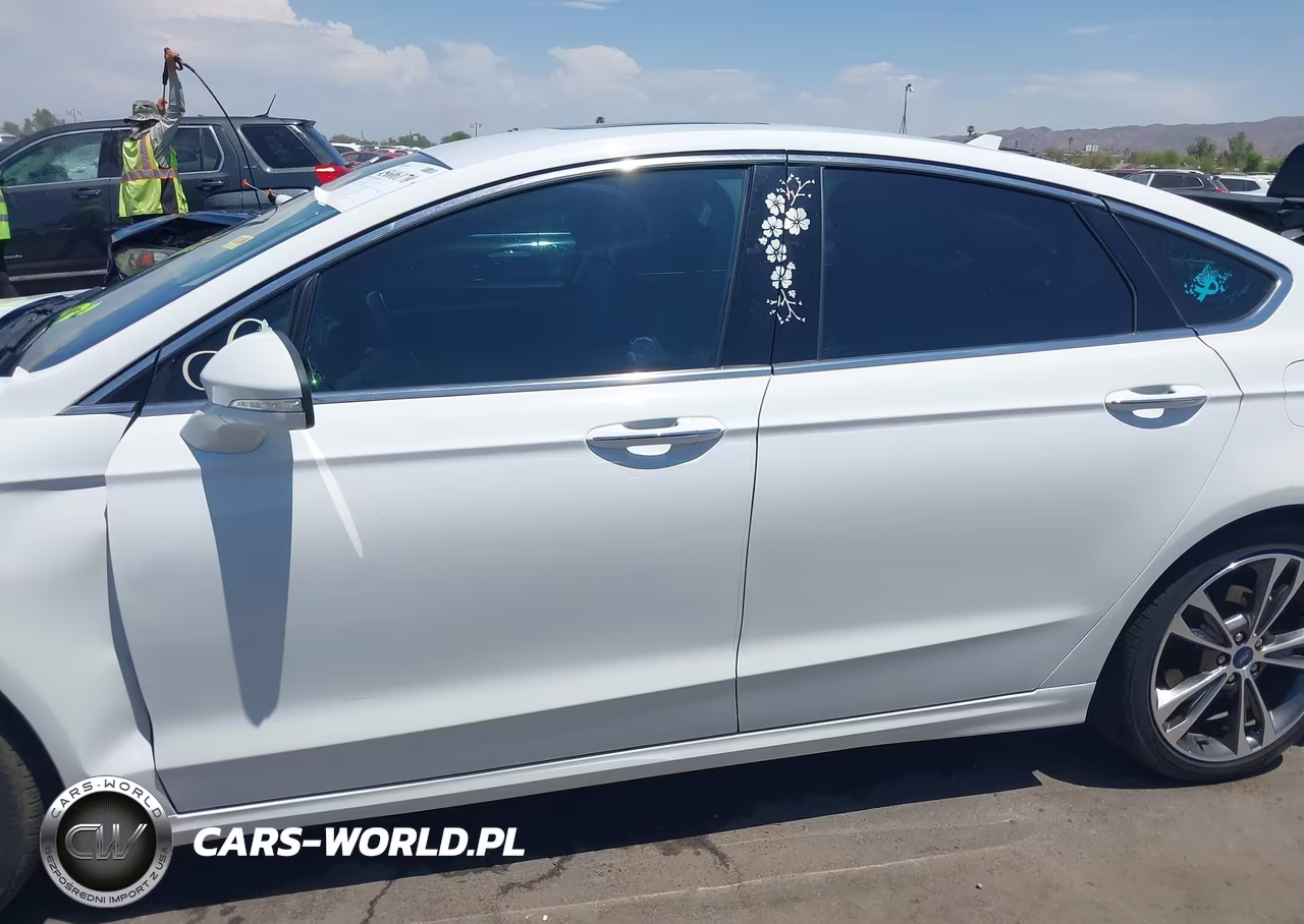 2019 Ford Fusion Titanium VIN:3FA6P0K90KR104238 - 14