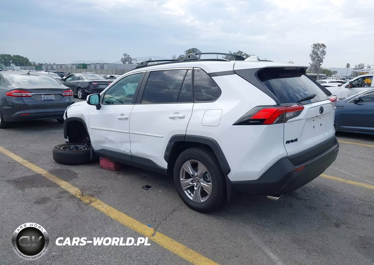 2025 Toyota Rav4 Xle VIN:2T3W1RFV6SW387683 - 3