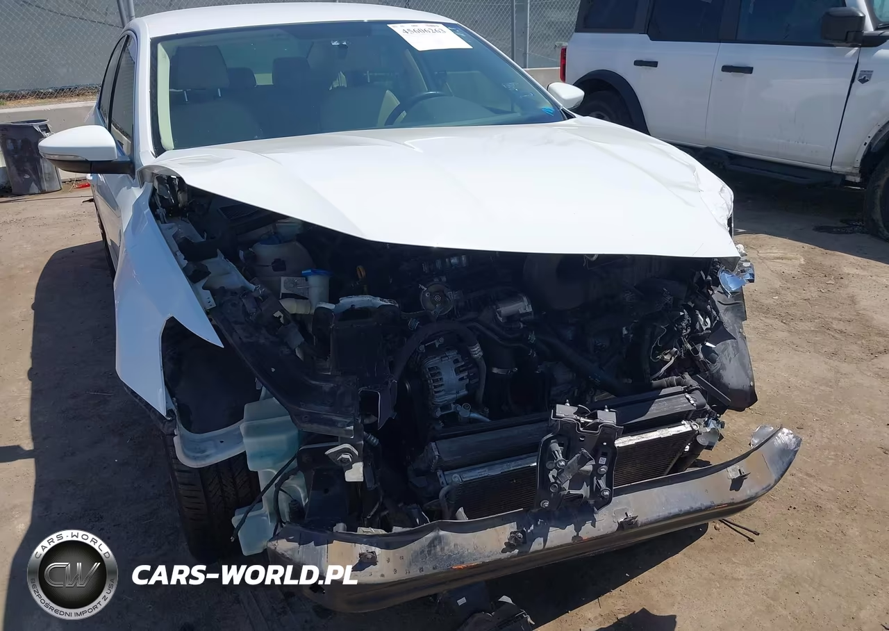 2017 Volkswagen Passat 1.8T R-Line VIN:1VWDT7A34HC032970 - 6