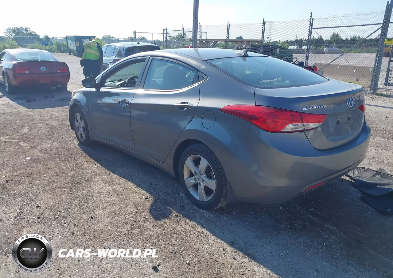 2013 Hyundai Elantra Gls VIN:5NPDH4AE5DH203230 - 3