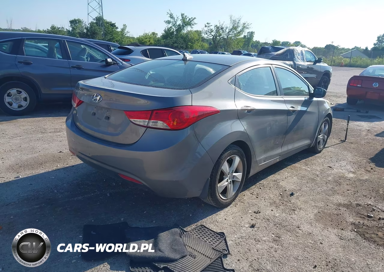 2013 Hyundai Elantra Gls VIN:5NPDH4AE5DH203230 - 4