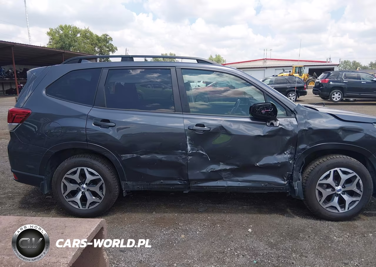 2020 Subaru Forester Premium VIN:JF2SKAJC2LH556514 - 13