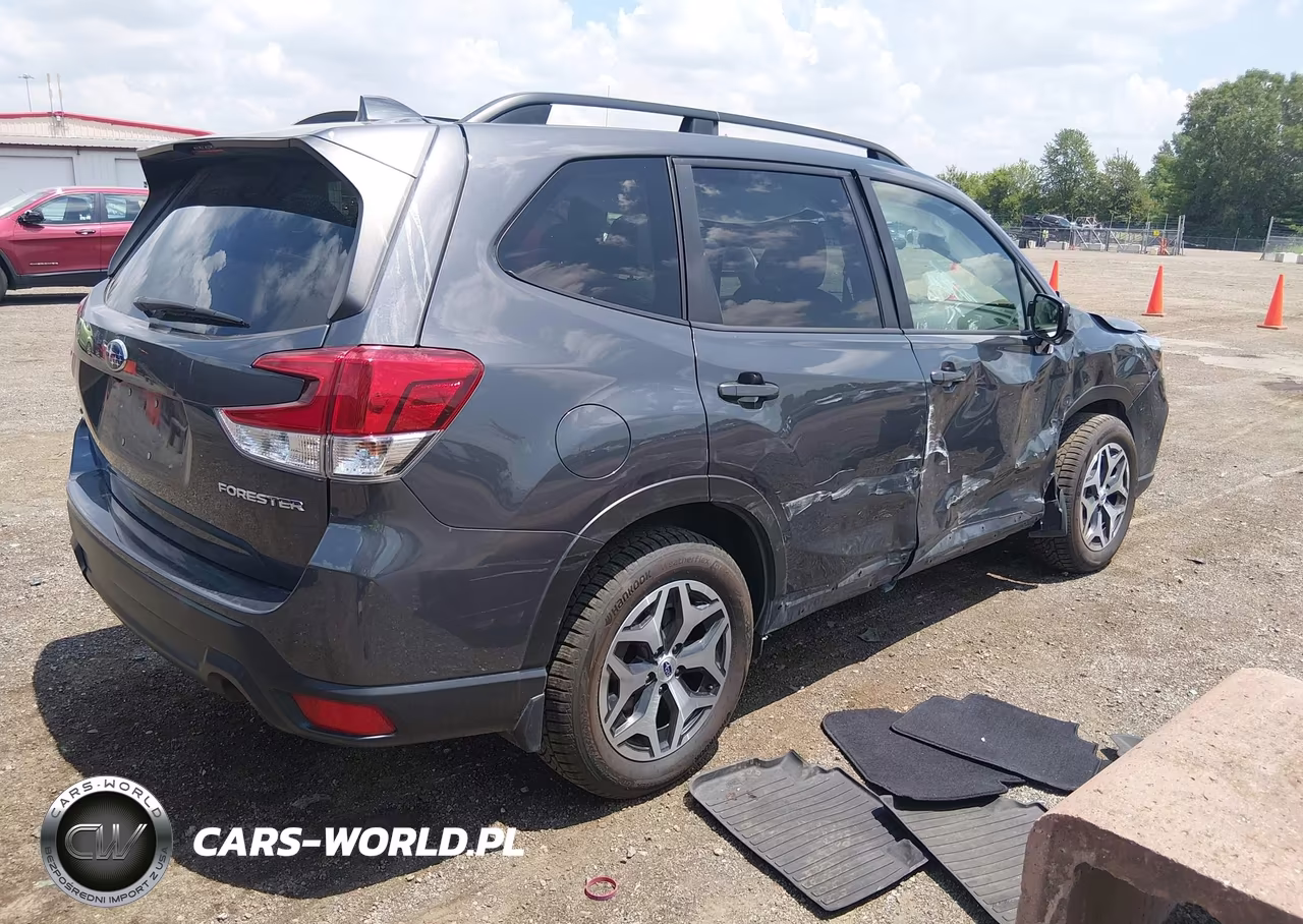 2020 Subaru Forester Premium VIN:JF2SKAJC2LH556514 - 4