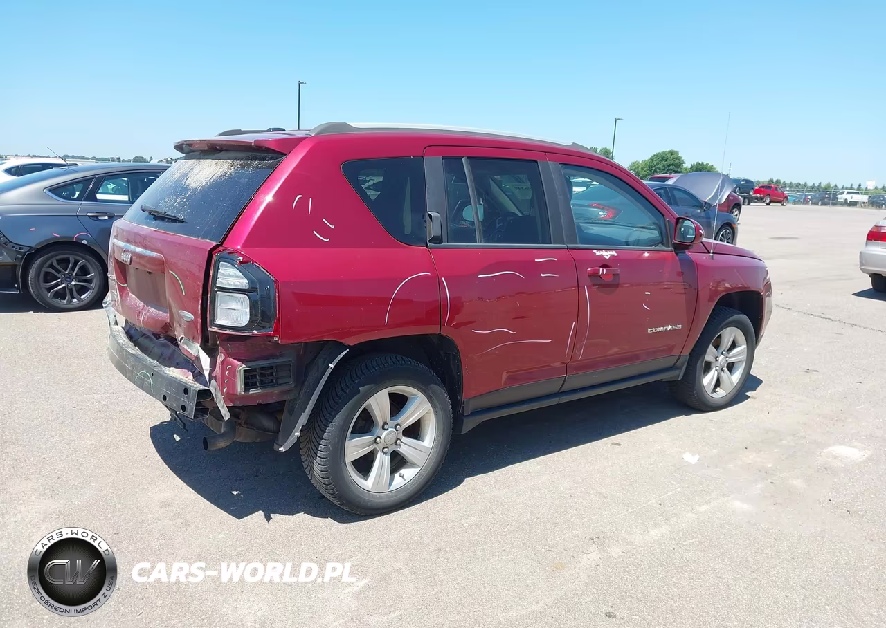 2015 Jeep Compass Latitude VIN:1C4NJDEB6FD332871 - 4