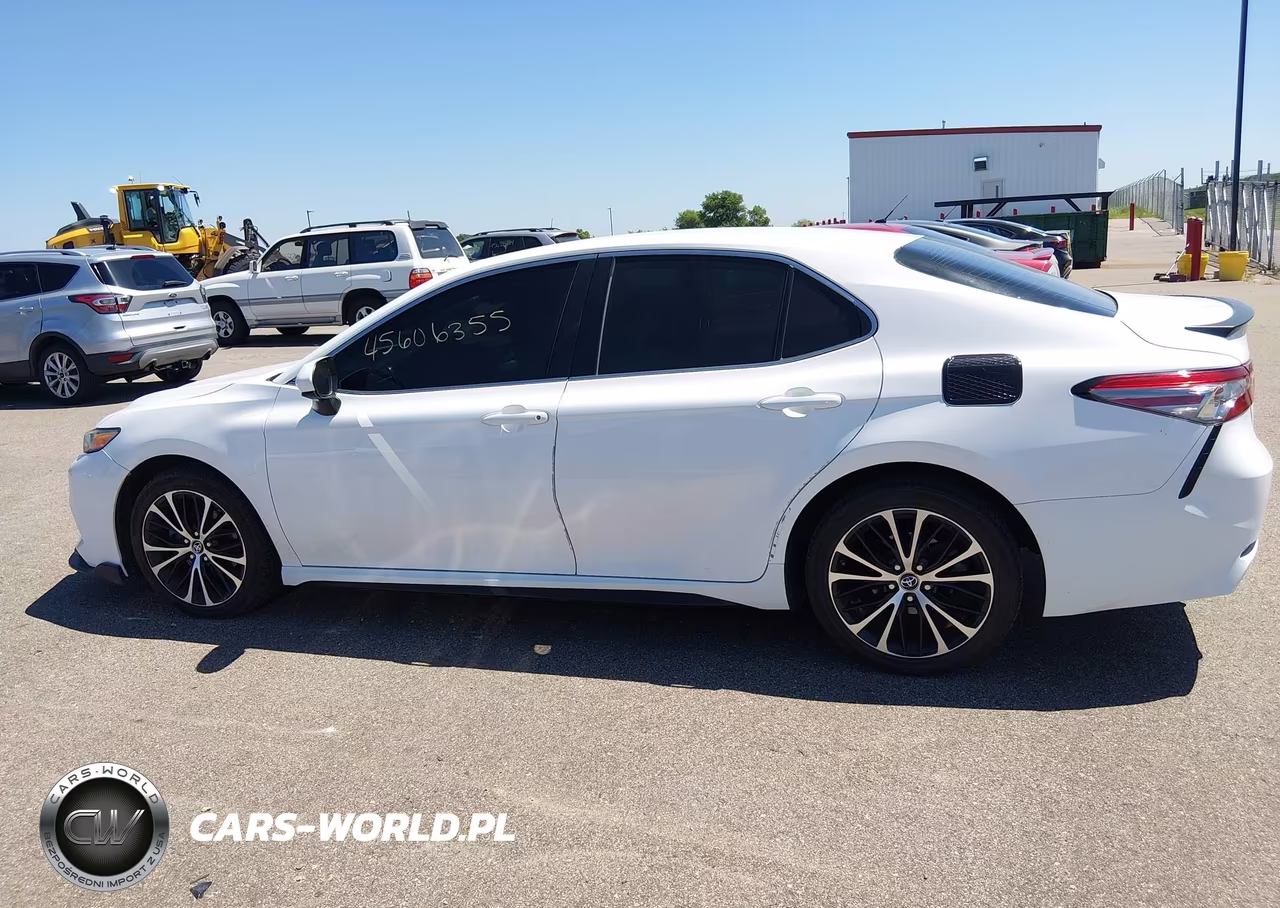 2018 Toyota Camry Se VIN:4T1B11HK9JU137252 - 14